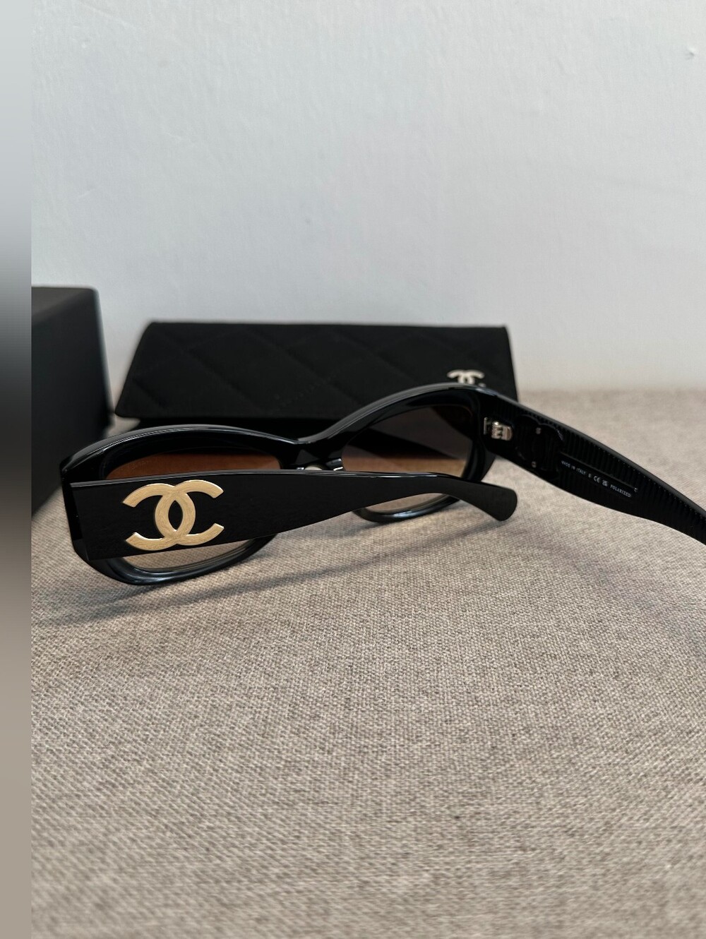 CHANEL Black Frame Sunglasses with Gold CC Logos and Brown Gradient Lenses - Picture 7 of 8